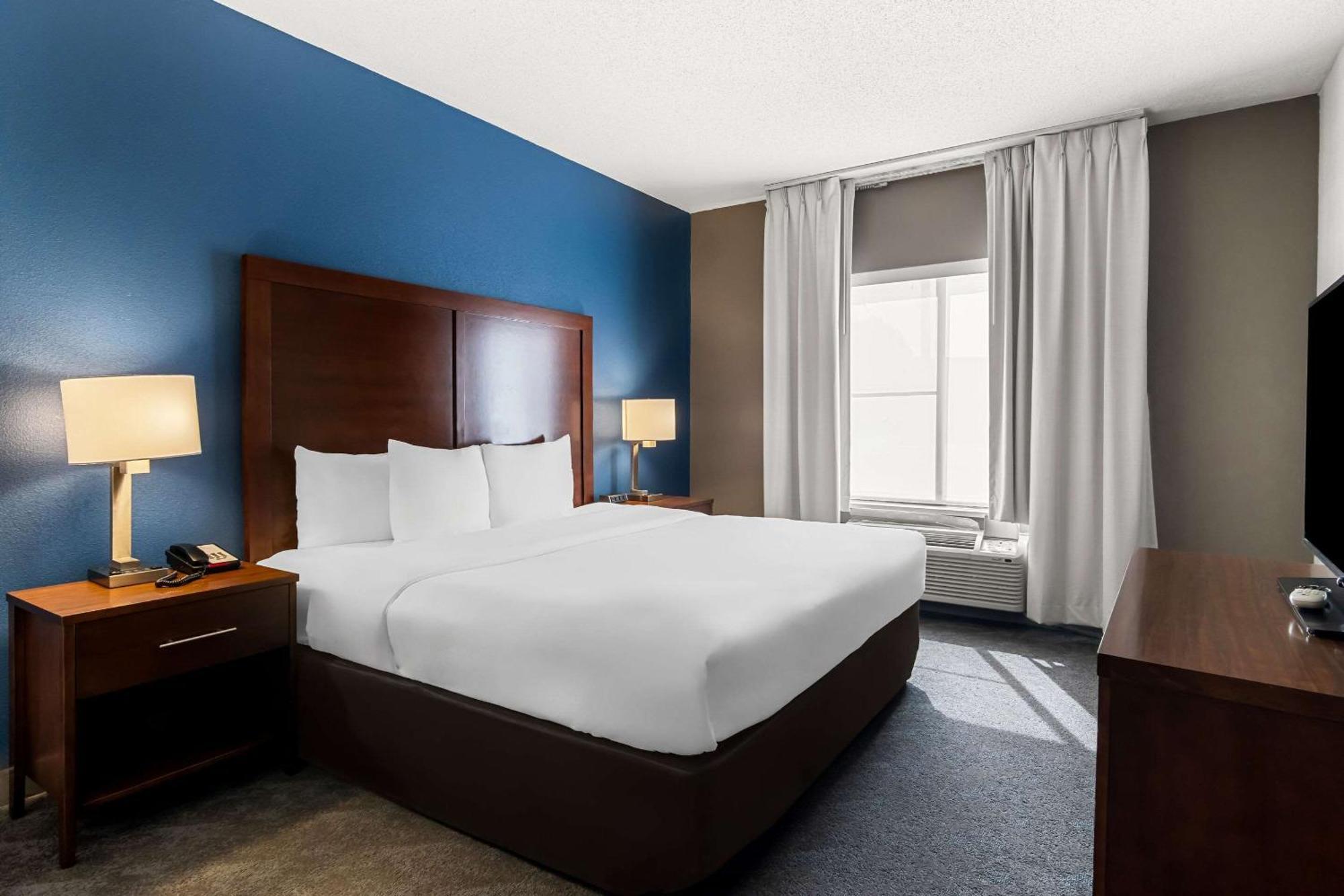 Comfort Inn & Suites Near Tinley Park Amphitheater Bagian luar foto