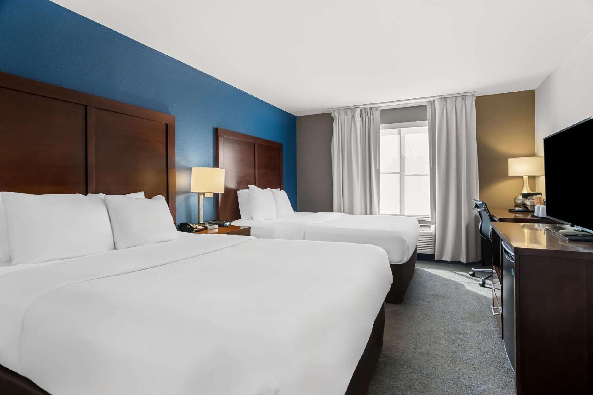 Comfort Inn & Suites Near Tinley Park Amphitheater Bagian luar foto