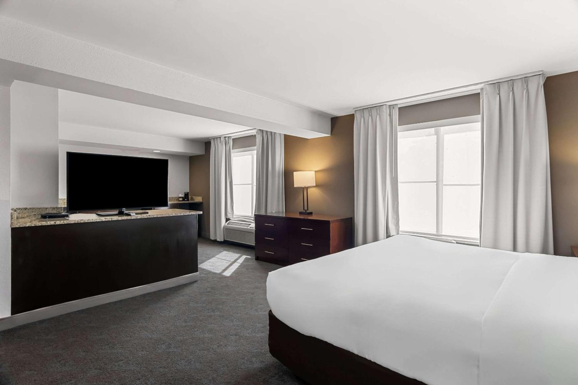 Comfort Inn & Suites Near Tinley Park Amphitheater Bagian luar foto