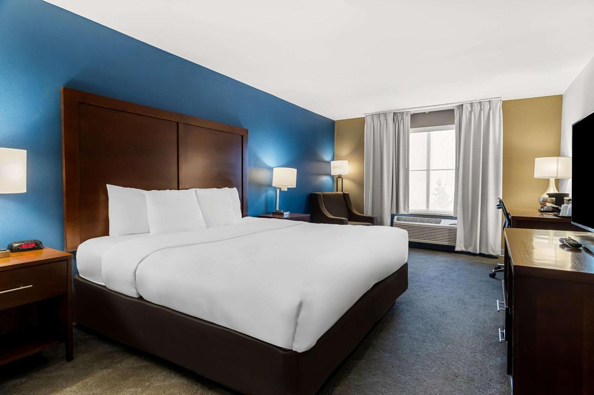 Comfort Inn & Suites Near Tinley Park Amphitheater Bagian luar foto